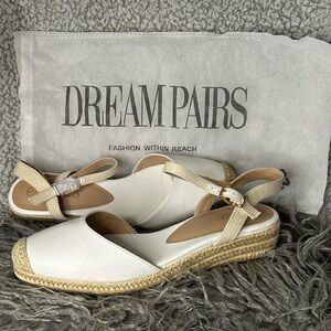 Dream Pairs Women's Cream and Tan Espadrille Flats
